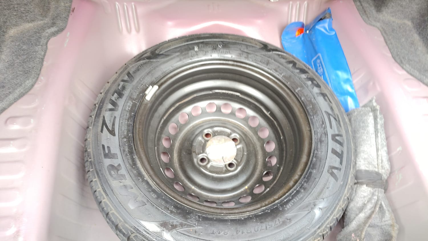 Used 2020 Honda Amaze 1.2 V MT Petrol Petrol Manual tyres SPARE TYRE VIEW