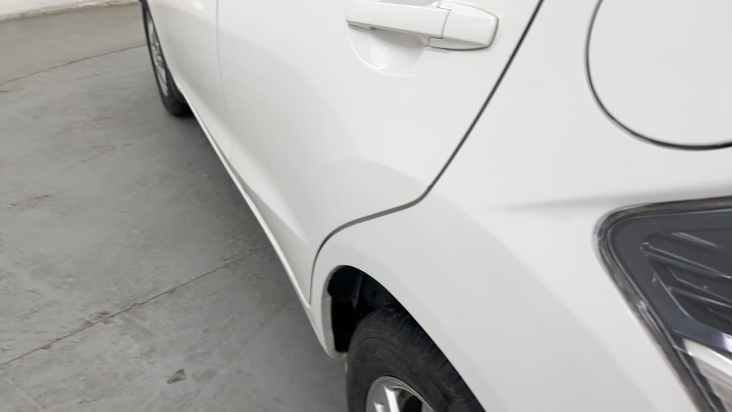 Used 2016 Honda Brio VX MT Petrol Manual dents MINOR SCRATCH