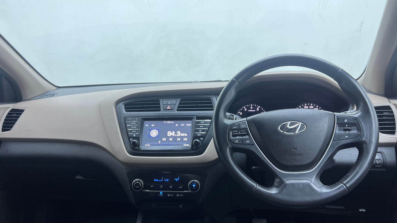 Used 2015 Hyundai Elite i20 Asta 1.2 Petrol Manual interior DASHBOARD VIEW
