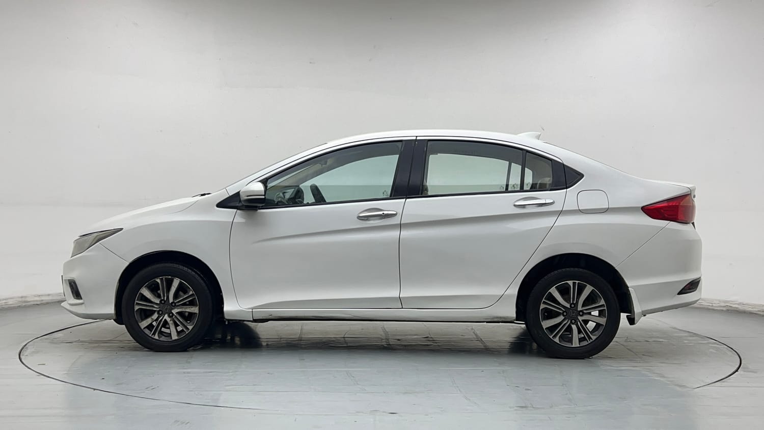 Used 2017 Honda City V CVT Petrol Petrol Automatic exterior LEFT SIDE VIEW