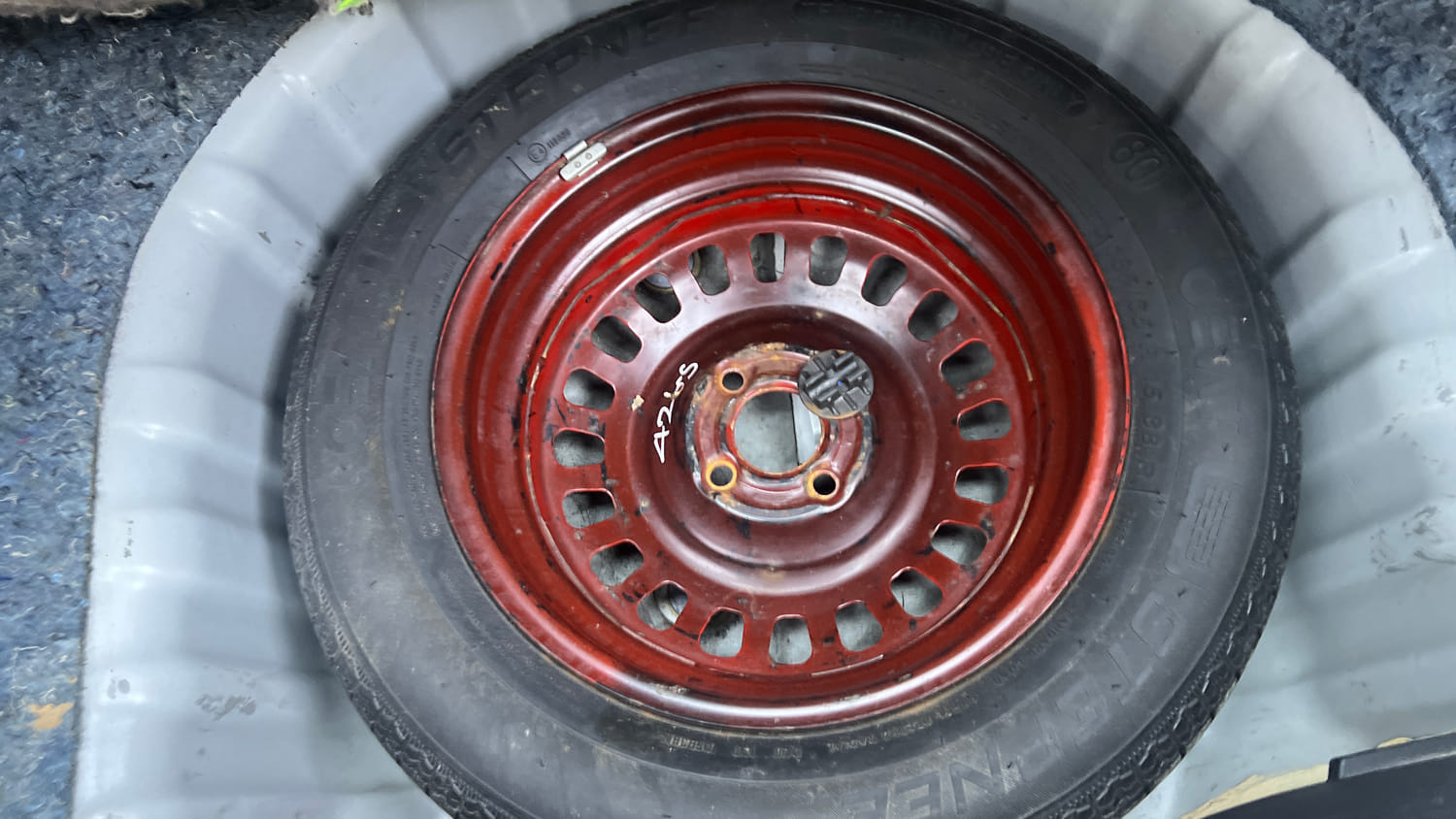 Used 2022 Nissan Magnite XV Turbo Petrol Manual tyres SPARE TYRE VIEW