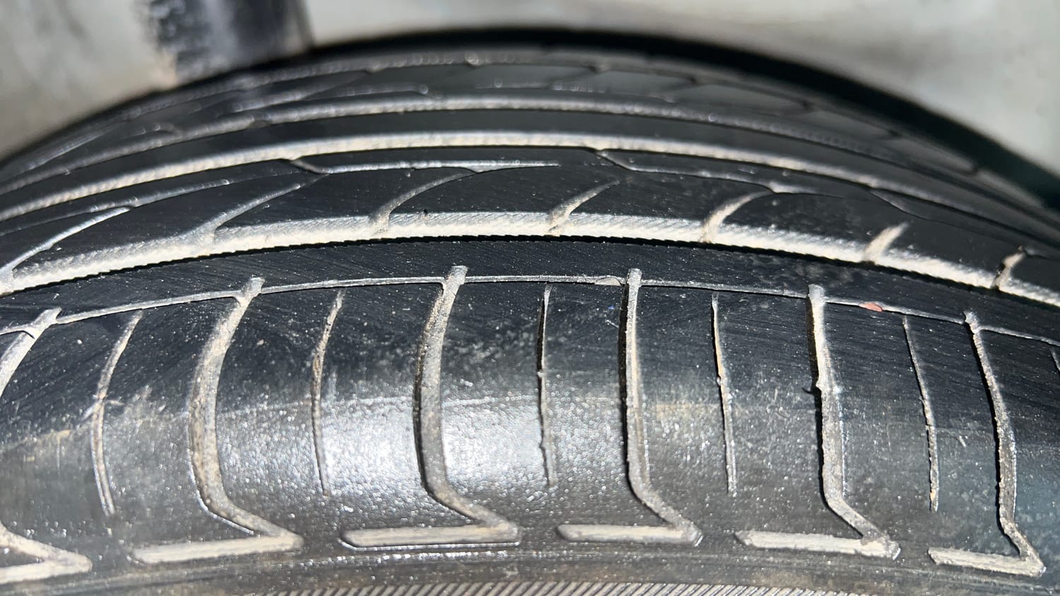 Used 2017 Honda City V CVT Petrol Petrol Automatic tyres RIGHT REAR TYRE TREAD VIEW