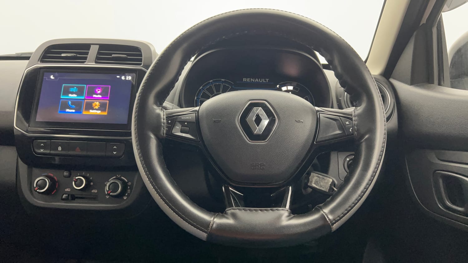 Used 2024 Renault Kwid RXT 1.0L Petrol Manual interior STEERING VIEW