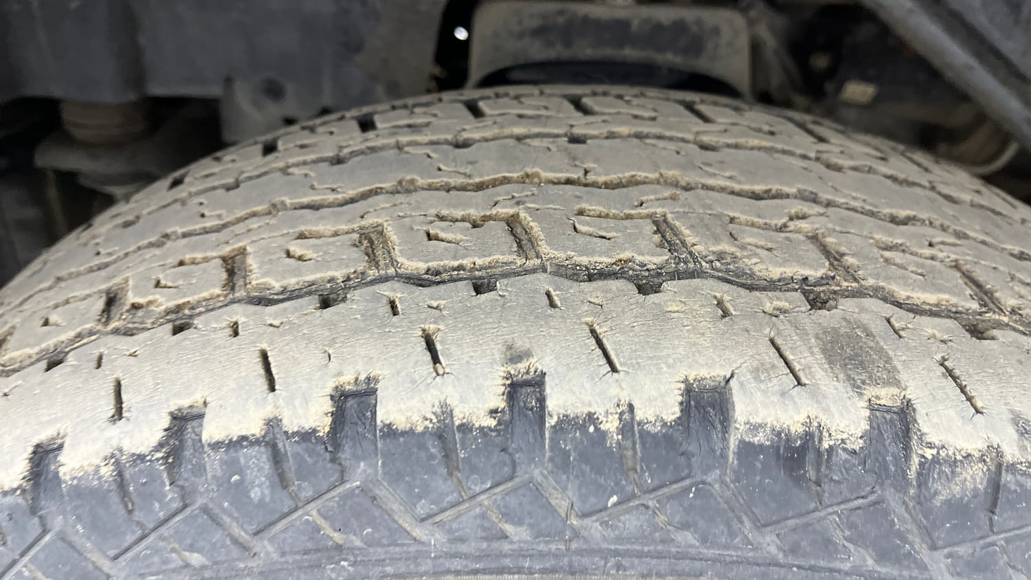 Used 2022 mahindra Thar LX Hard Top Diesel MT 4WD Diesel Manual tyres LEFT FRONT TYRE TREAD VIEW