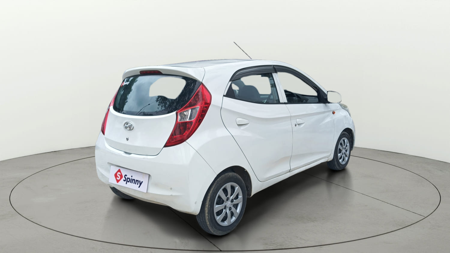 Used 2017 Hyundai Eon Sportz Petrol Manual exterior RIGHT REAR CORNER VIEW
