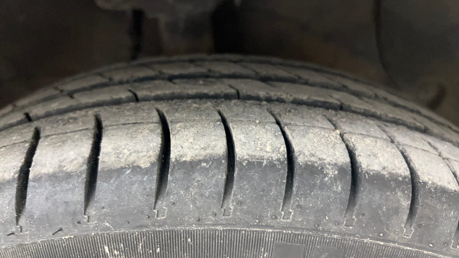 Used 2018 Hyundai Grand i10 Magna 1.2 Kappa VTVT Petrol Manual tyres RIGHT FRONT TYRE TREAD VIEW