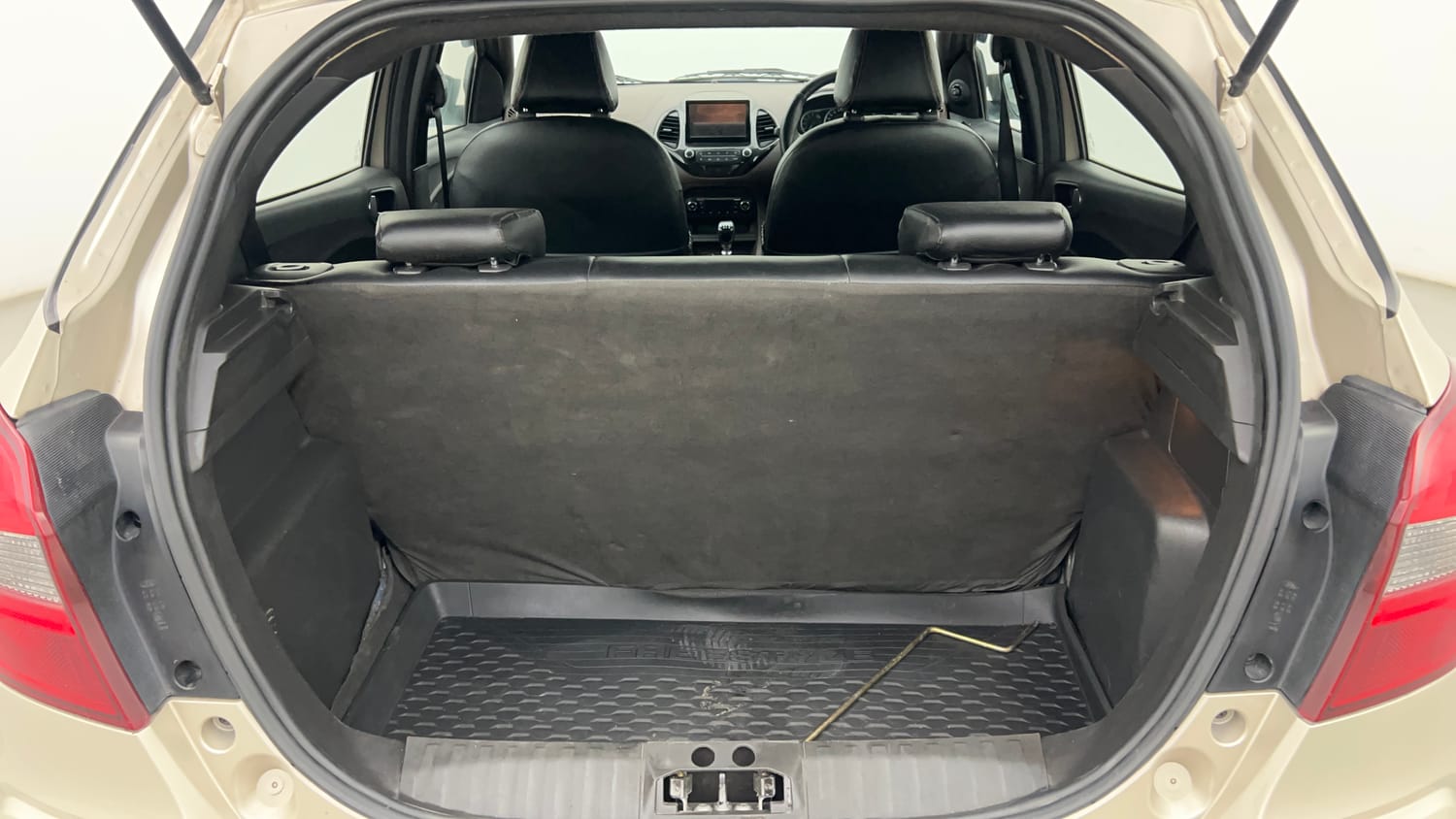 Used 2019 Ford Freestyle Titanium 1.5 TDCi Diesel Manual interior DICKY INSIDE VIEW