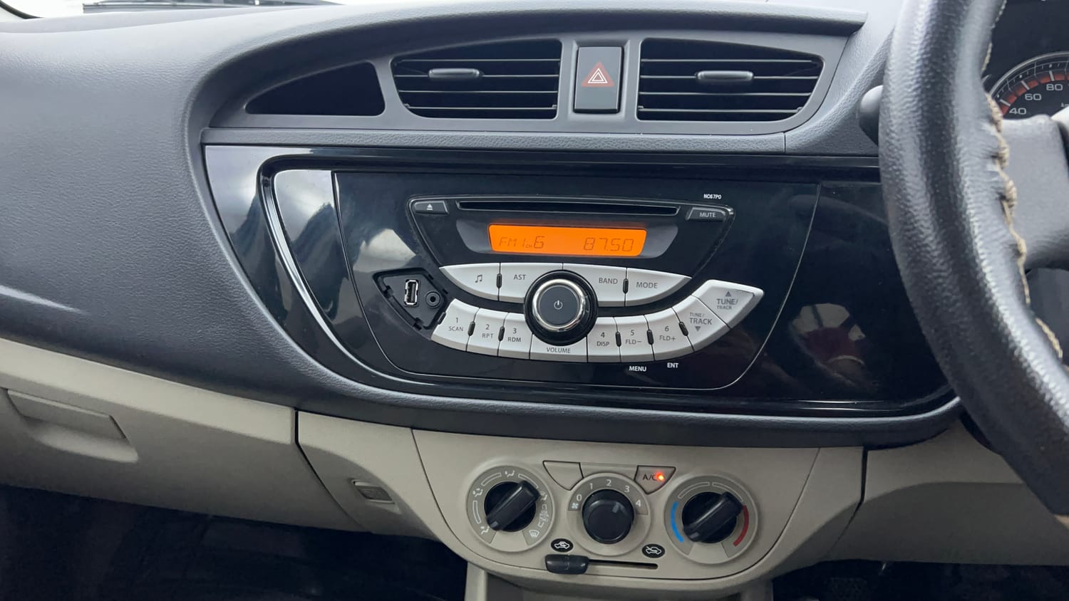 Used 2016 Maruti Suzuki Alto K10 VXi Petrol Manual interior MUSIC SYSTEM & AC CONTROL VIEW