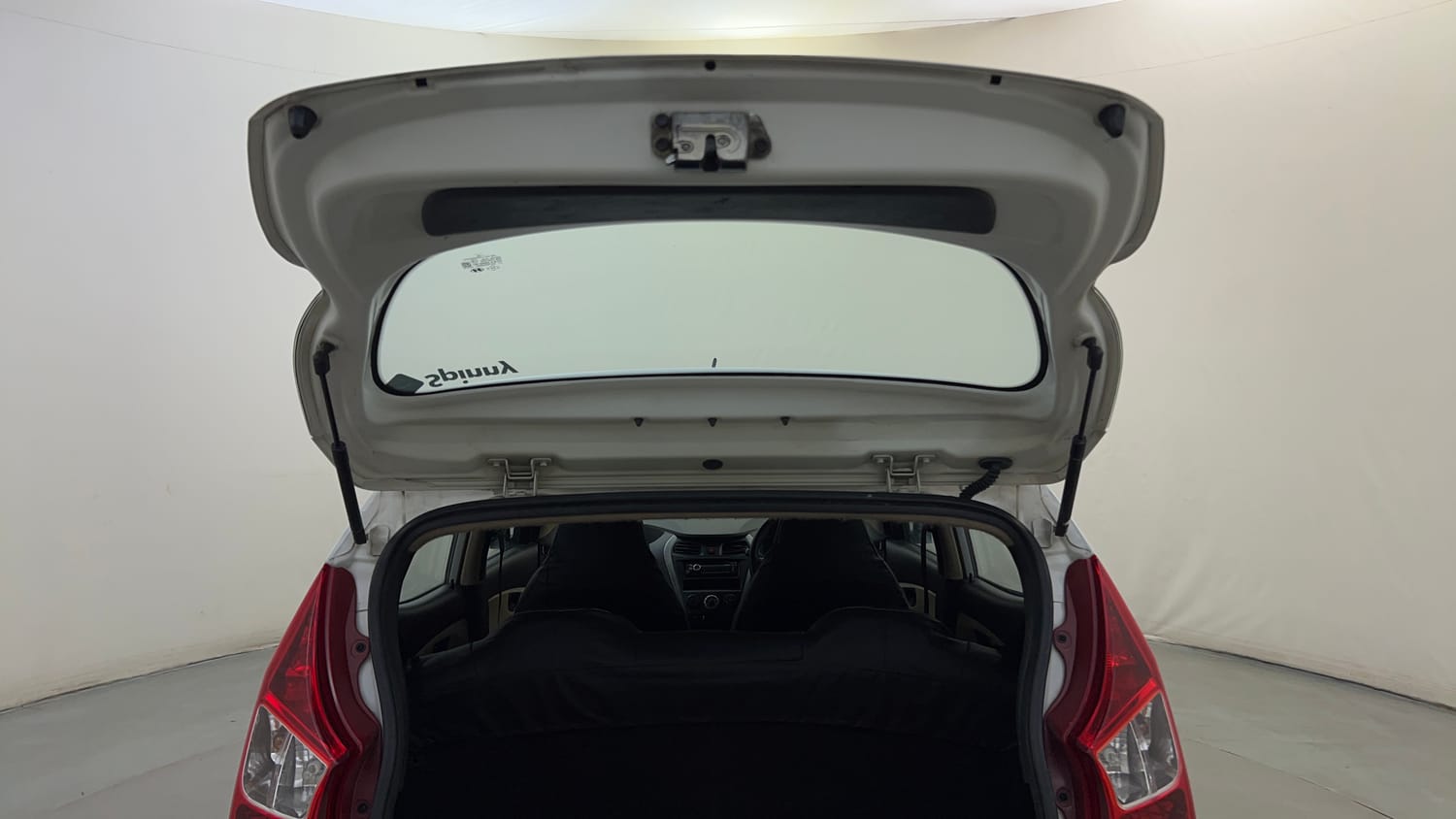 Used 2014 Hyundai Eon Era + Petrol Manual interior DICKY DOOR OPEN VIEW