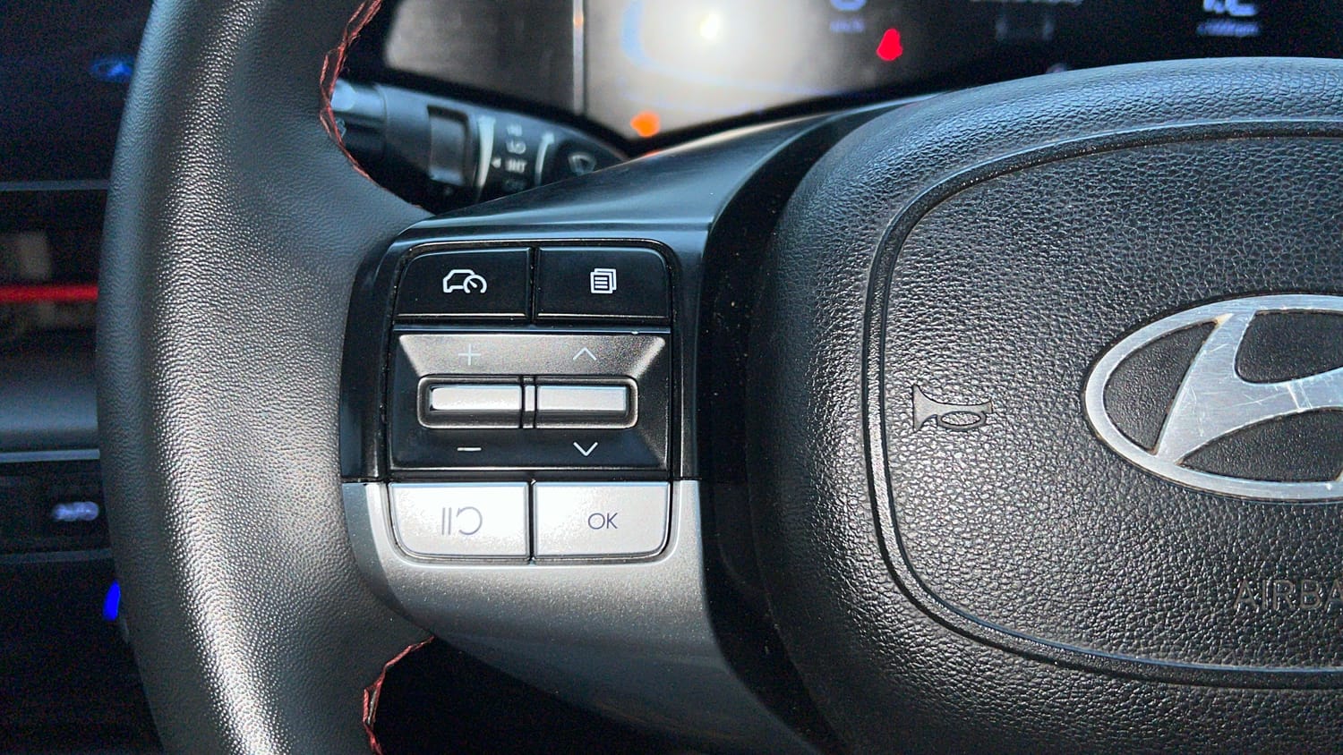 Used 2023 Hyundai Verna SX 1.5 Turbo Petrol MT Petrol Manual top_features Cruise control