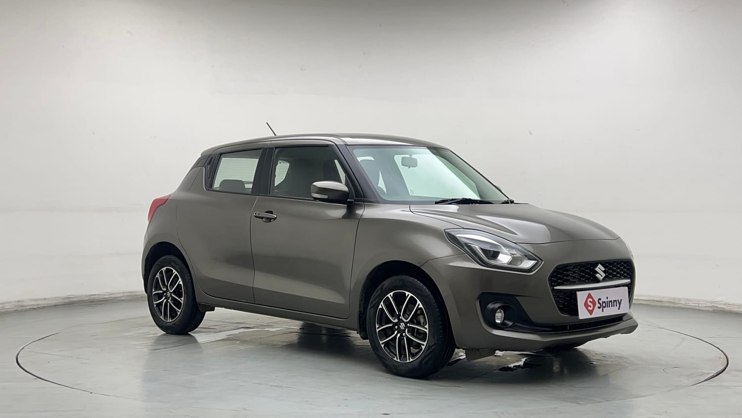Used 2022 Maruti Suzuki Swift ZXi Plus AMT Petrol Automatic exterior RIGHT FRONT CORNER VIEW