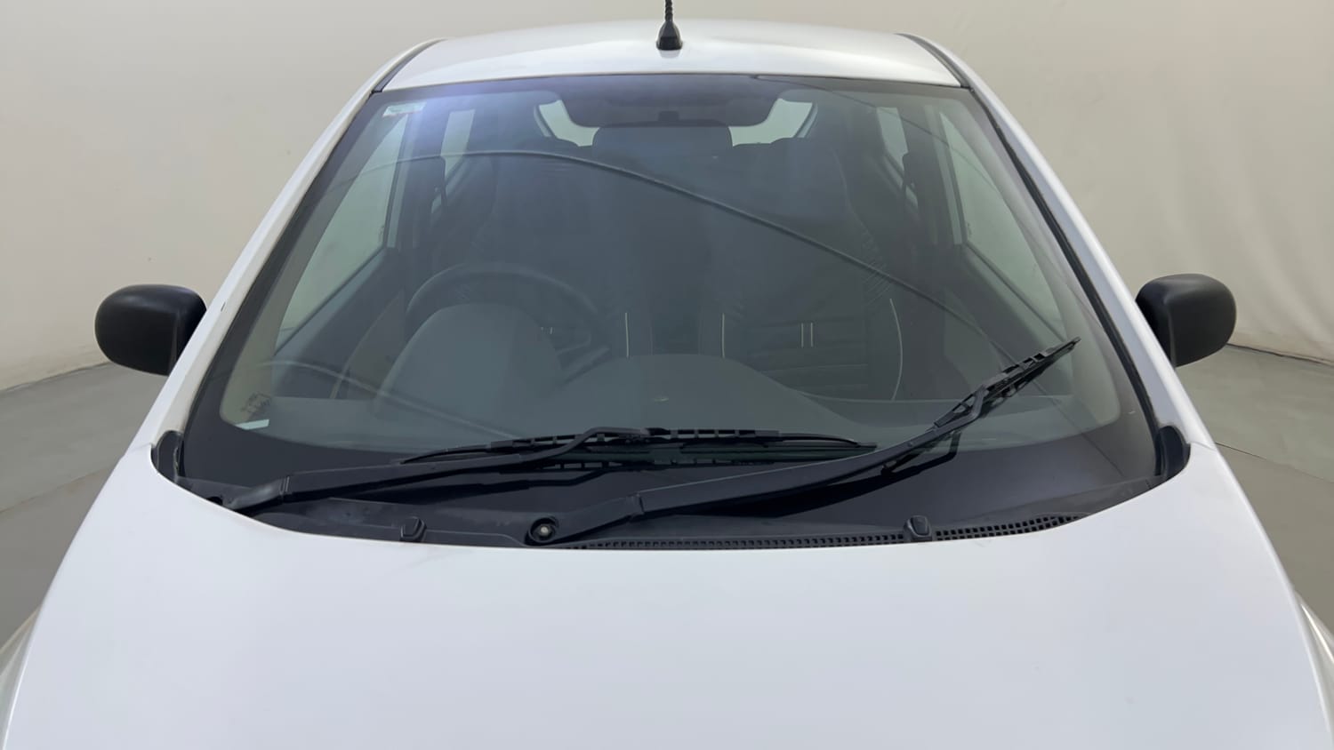 Used 2014 Hyundai Eon Era + Petrol Manual exterior FRONT WINDSHIELD VIEW