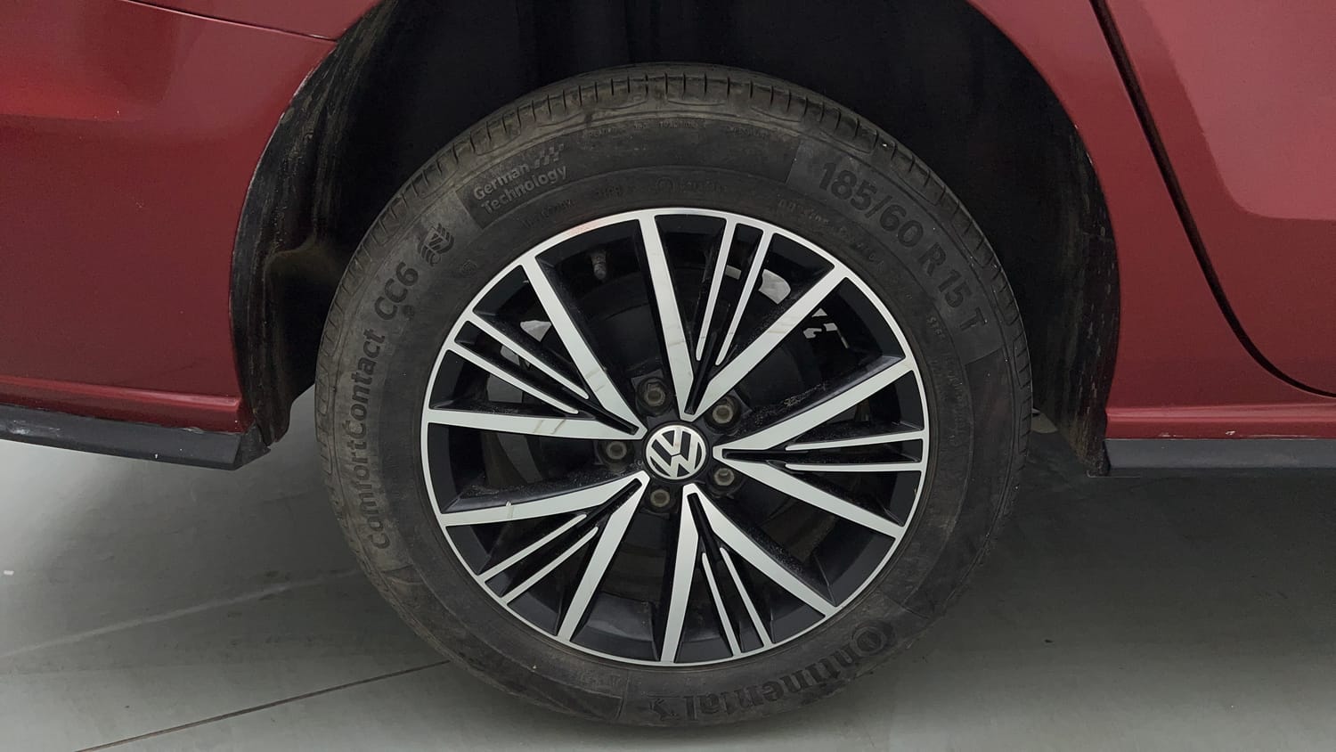 Used 2019 Volkswagen Vento Highline 1.2 (P) AT Petrol Automatic tyres RIGHT REAR TYRE RIM VIEW