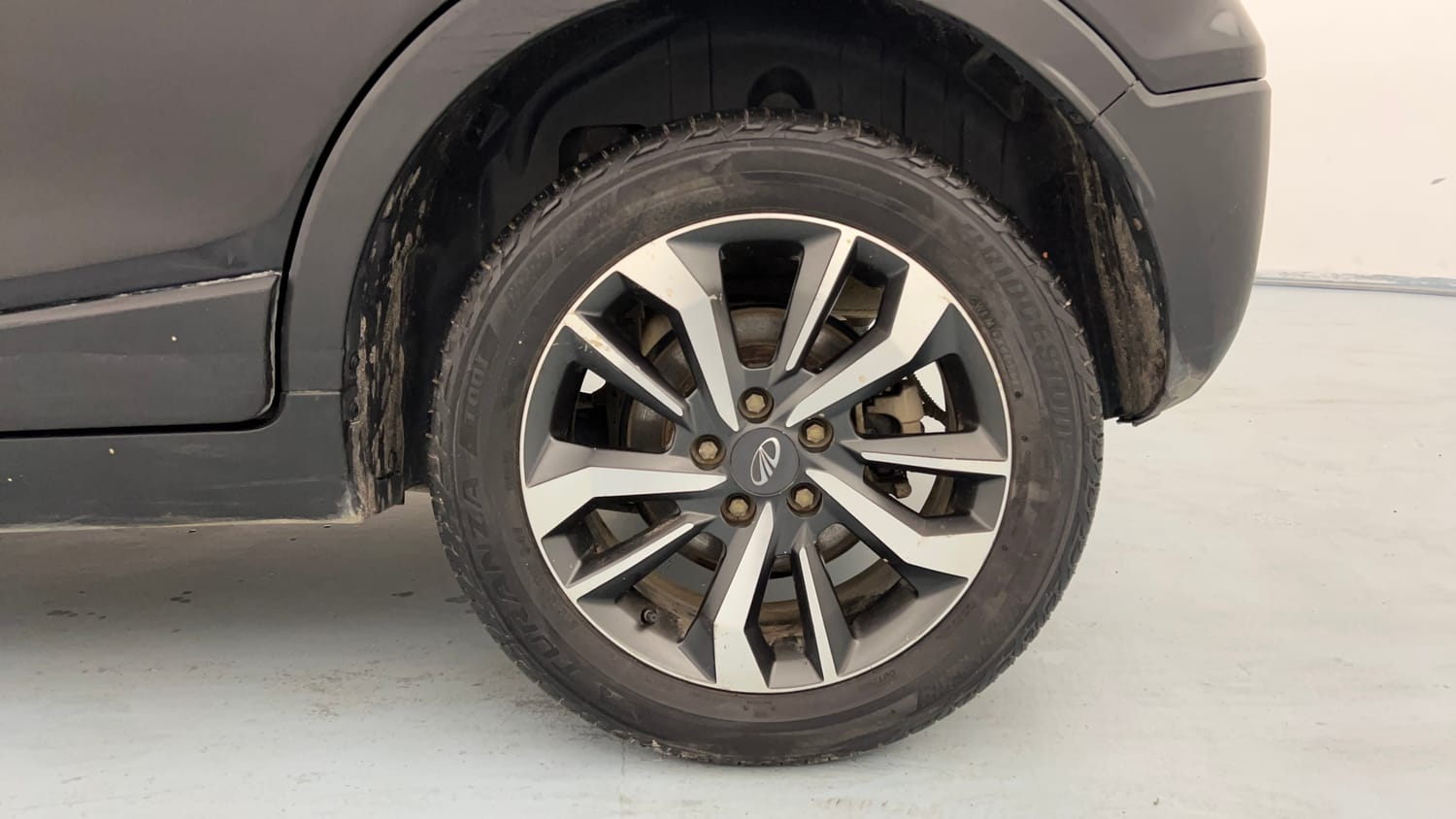 Used 2021 Mahindra XUV 300 W8 (O) 1.5 Diesel Diesel Manual tyres LEFT REAR TYRE RIM VIEW