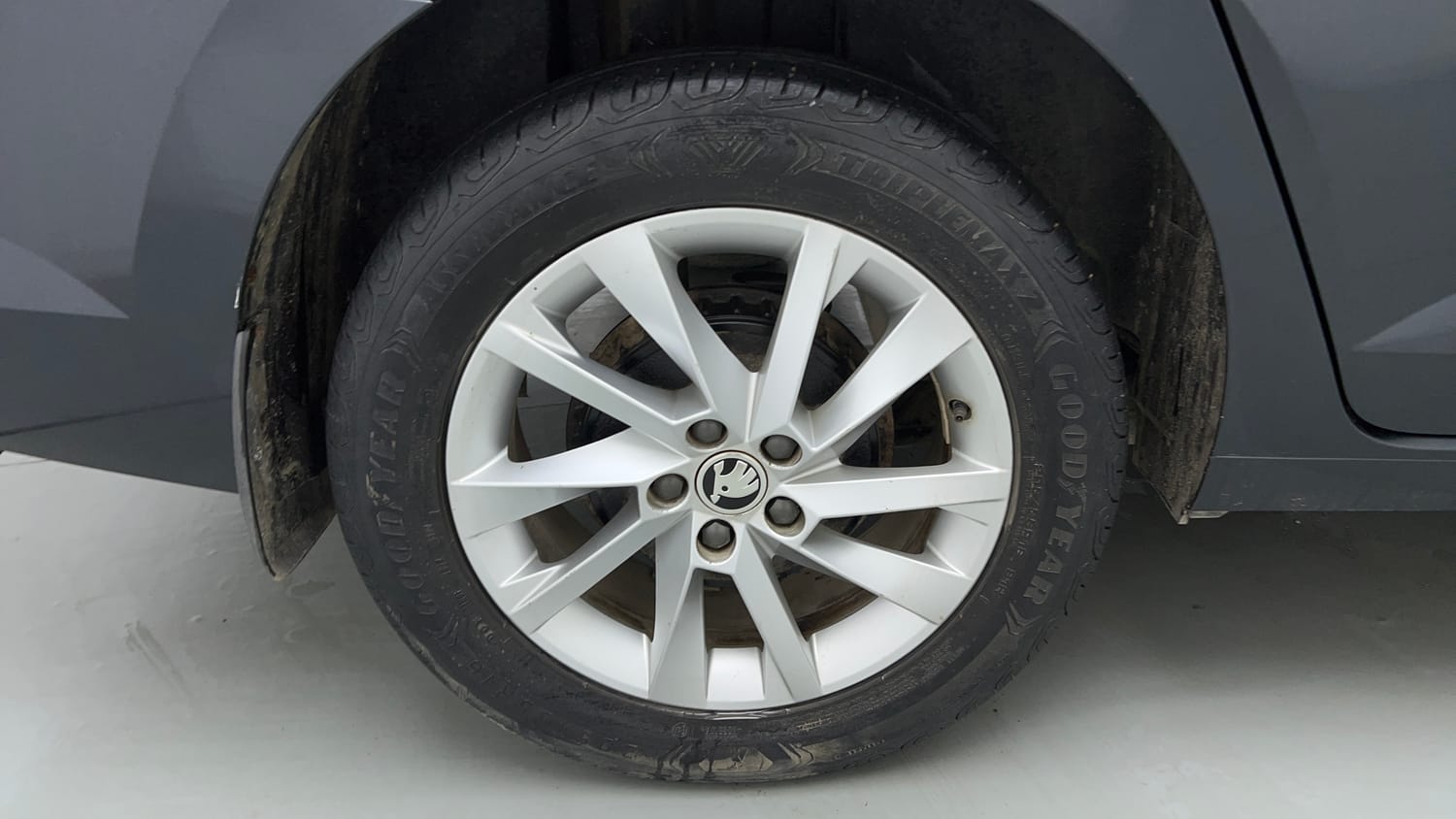 Used 2022 Skoda Slavia Ambition 1.0L TSI MT Petrol Manual tyres RIGHT REAR TYRE RIM VIEW