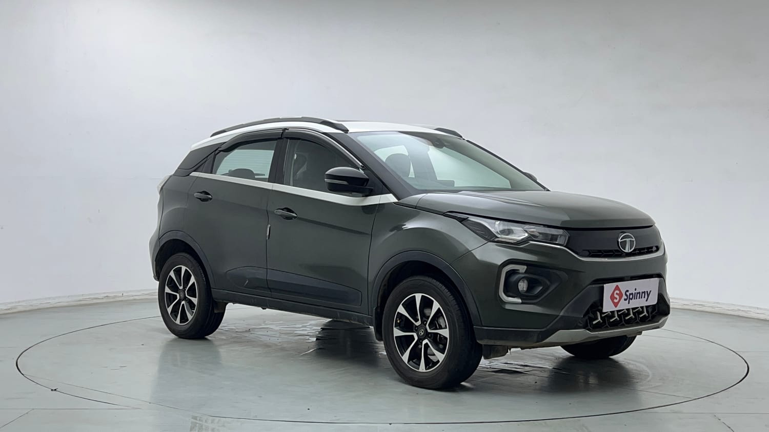 Used 2020 Tata Nexon XZ Plus (O) Petrol Manual exterior RIGHT FRONT CORNER VIEW