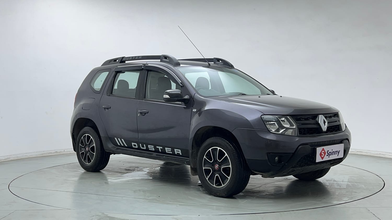 Used 2017 Renault Duster RXS CVT Petrol Automatic exterior RIGHT FRONT CORNER VIEW