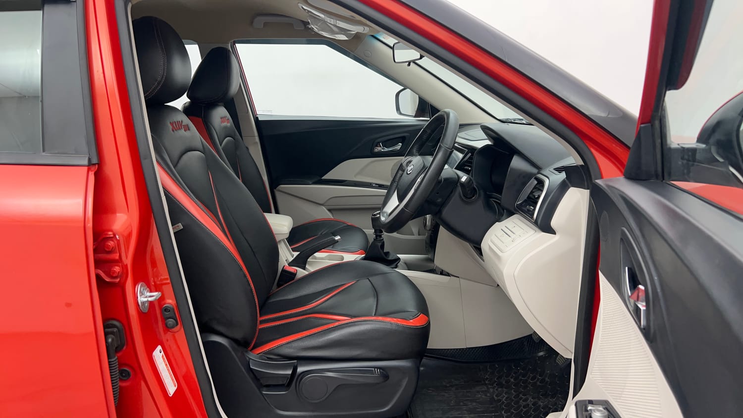 Used 2019 Mahindra XUV 300 1.5 W8 Diesel Manual interior RIGHT SIDE FRONT DOOR CABIN VIEW