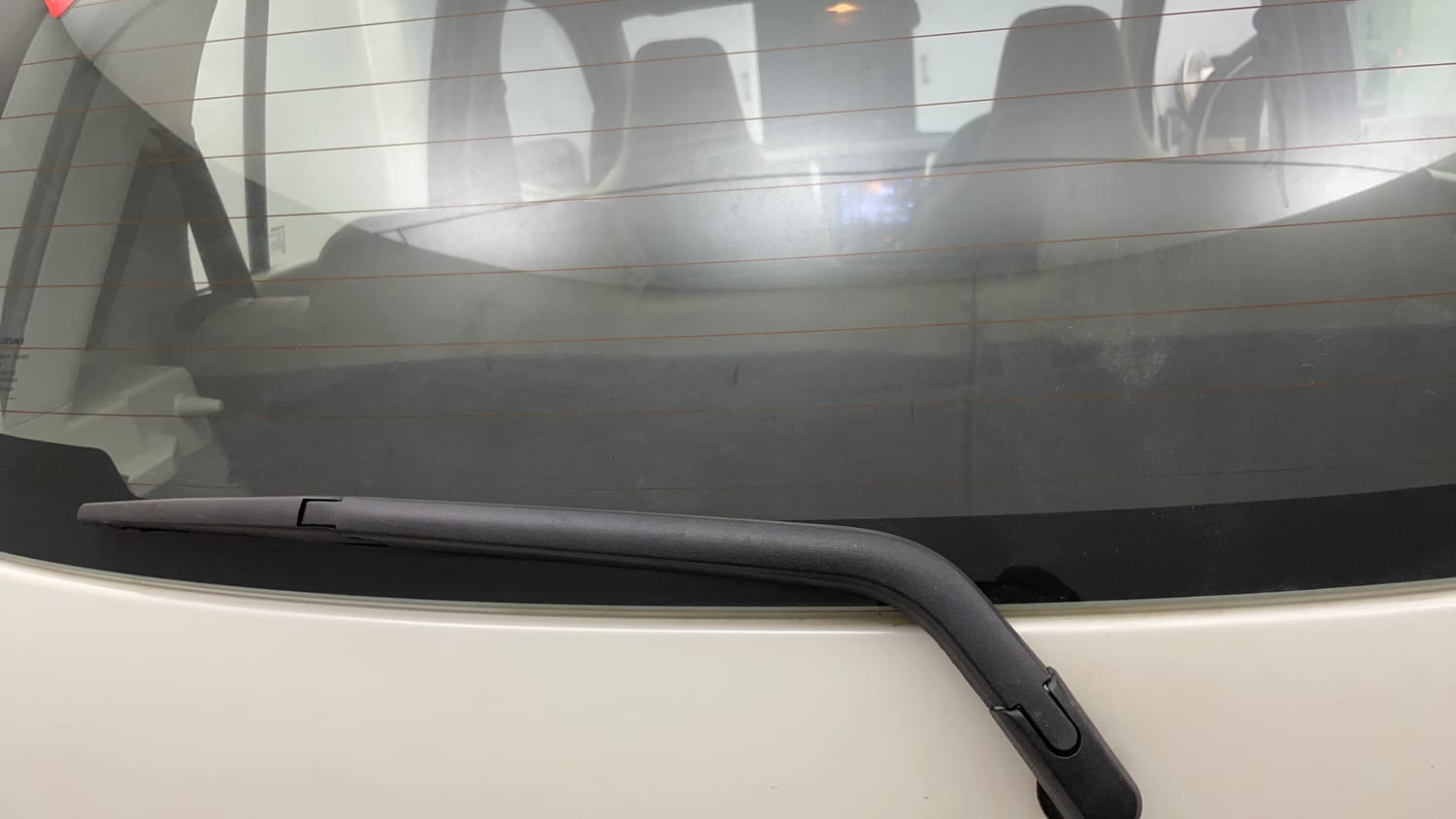Used 2017 Maruti Suzuki Celerio ZXi AMT Petrol Automatic top_features Rear wiper