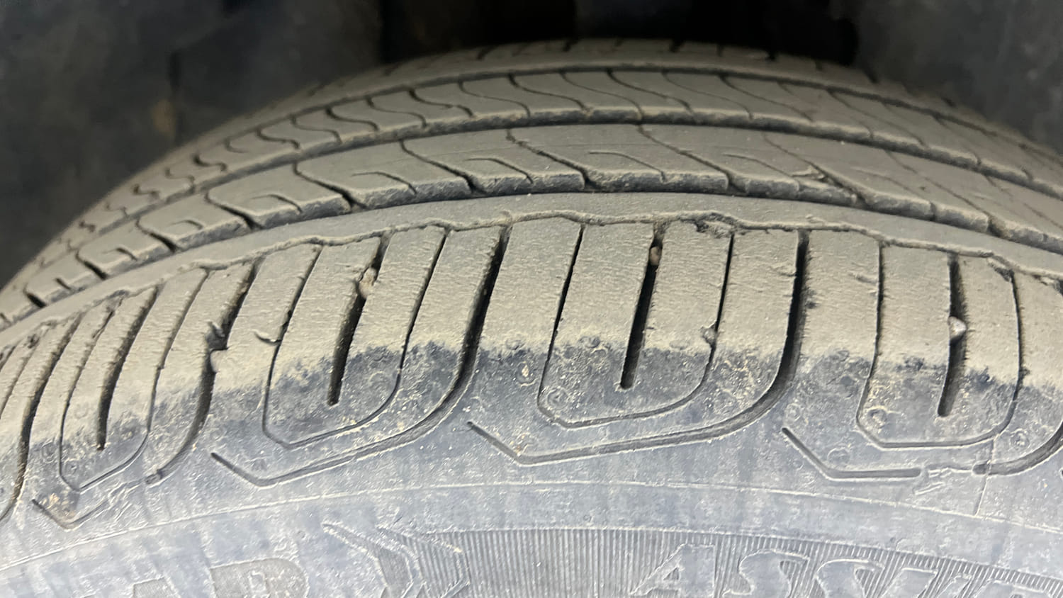 Used 2022 Tata Altroz XZ Plus Petrol Dark Edition Petrol Manual tyres RIGHT FRONT TYRE TREAD VIEW