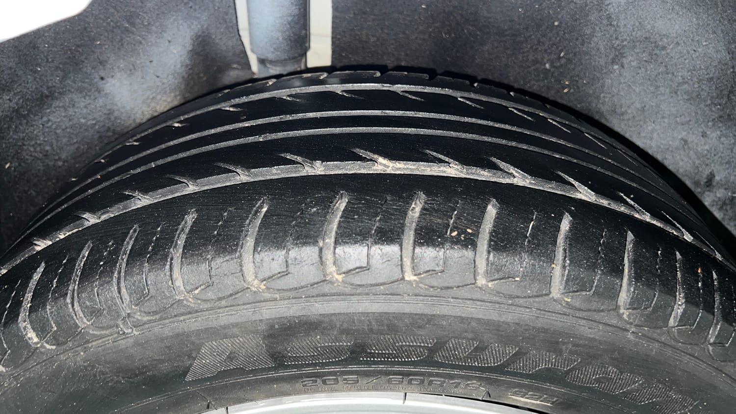 Used 2019 Ford EcoSport Trend 1.5L Ti-VCT Petrol Manual tyres RIGHT REAR TYRE TREAD VIEW
