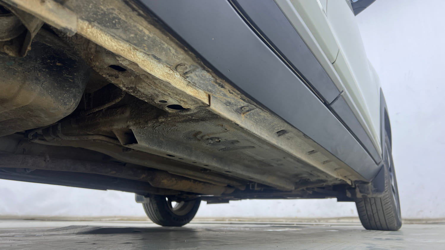 Used 2022 Nissan Magnite XV Turbo Petrol Manual extra REAR RIGHT UNDERBODY VIEW
