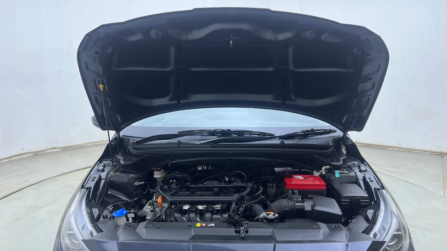 Used 2023 Hyundai i20 Asta (O) 1.2 MT Petrol Manual engine ENGINE & BONNET OPEN FRONT VIEW