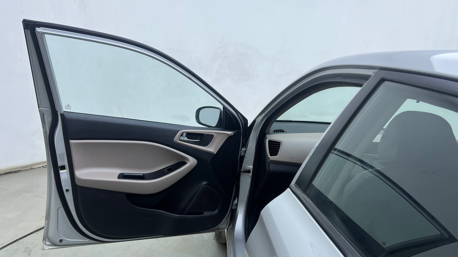 Used 2015 Hyundai Elite i20 Asta 1.2 Petrol Manual interior LEFT FRONT DOOR OPEN VIEW