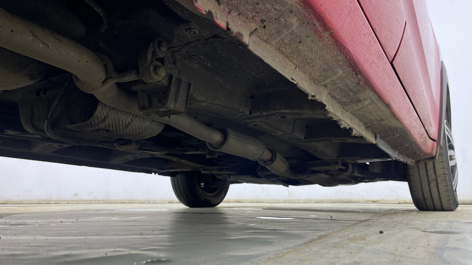 Used 2021 Mahindra KUV100 NXT K2 Plus 6 STR Petrol Manual extra REAR RIGHT UNDERBODY VIEW