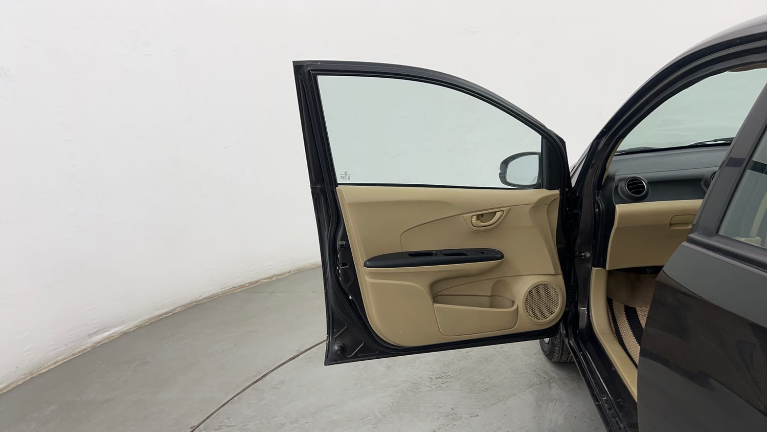 Used 2015 Honda Amaze 1.2 S i-VTEC Petrol Manual interior LEFT FRONT DOOR OPEN VIEW