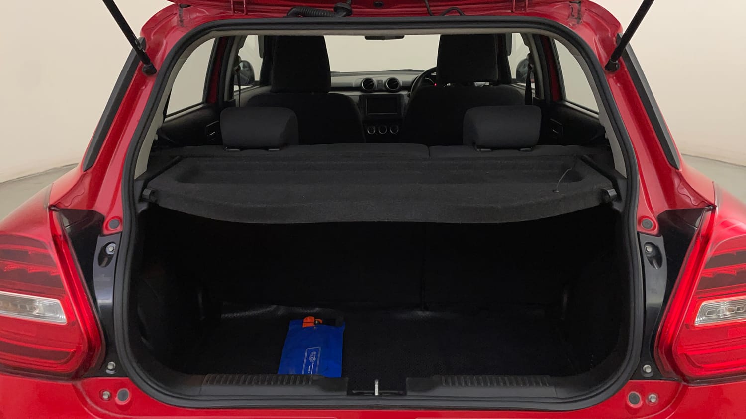 Used 2018 Maruti Suzuki Swift ZXi AMT Petrol Automatic interior DICKY INSIDE VIEW