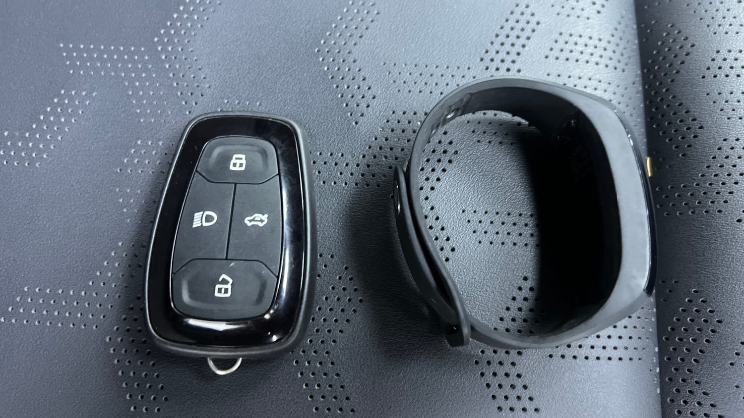 Used 2022 Tata Altroz XZ Plus Petrol Dark Edition Petrol Manual extra CAR KEY VIEW