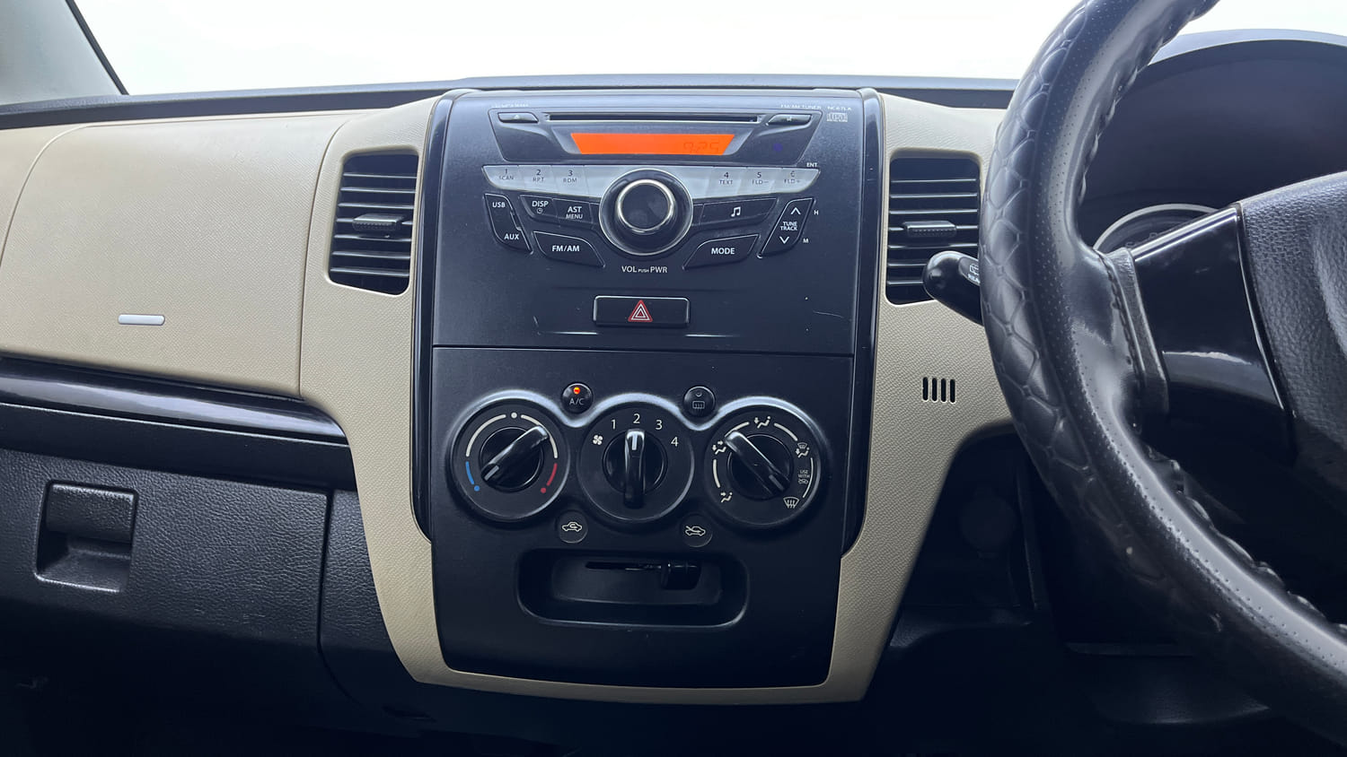 Used 2017 Maruti Suzuki Wagon R VXI+ Petrol Manual interior MUSIC SYSTEM & AC CONTROL VIEW