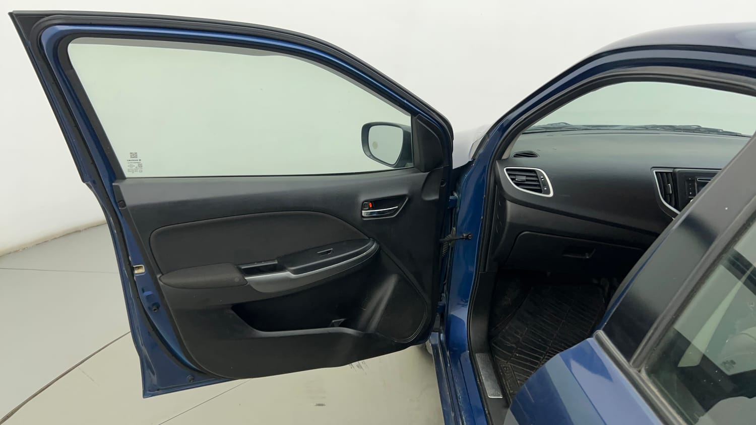 Used 2018 Maruti Suzuki Baleno Delta 1.2 Petrol Manual interior LEFT FRONT DOOR OPEN VIEW
