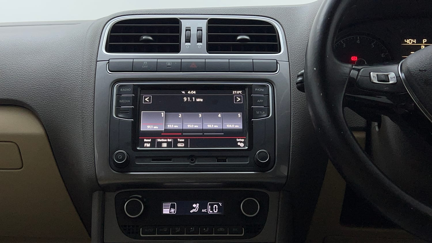 Used 2019 Volkswagen Vento Highline 1.2 (P) AT Petrol Automatic interior MUSIC SYSTEM & AC CONTROL VIEW