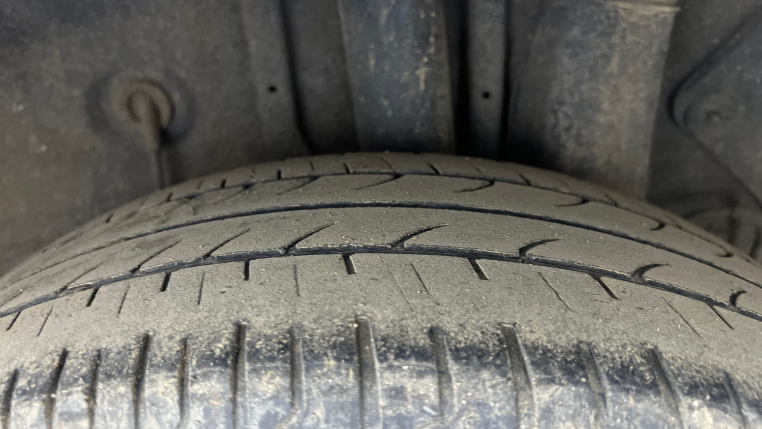 Used 2015 Hyundai Elite i20 Asta 1.2 Petrol Manual tyres LEFT REAR TYRE TREAD VIEW