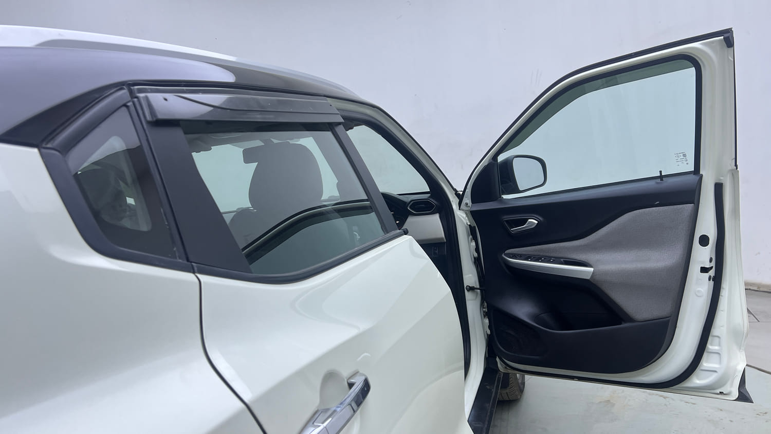 Used 2022 Nissan Magnite XV Turbo Petrol Manual interior RIGHT FRONT DOOR OPEN VIEW