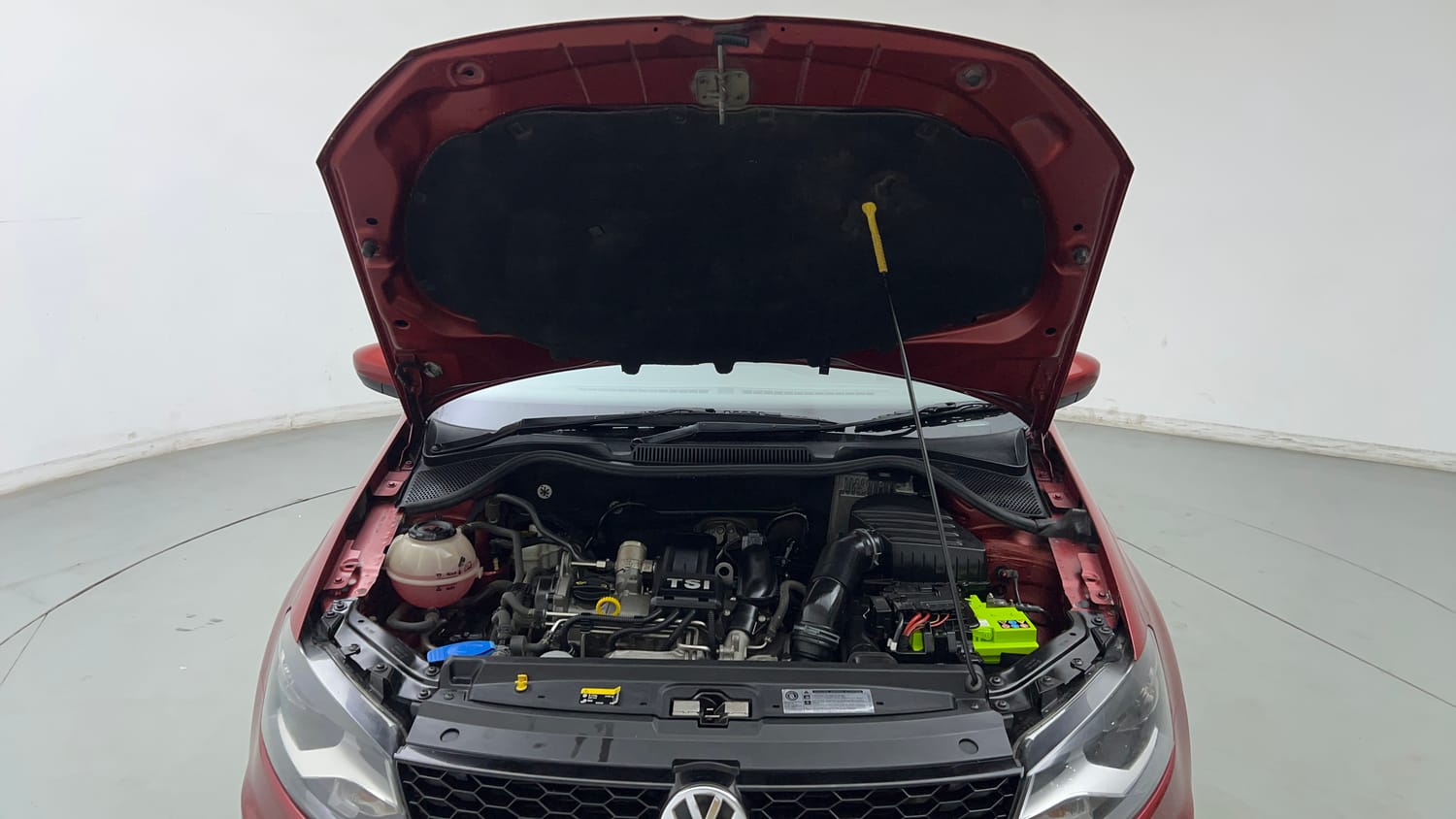Used 2019 Volkswagen Vento Highline 1.2 (P) AT Petrol Automatic engine ENGINE & BONNET OPEN FRONT VIEW