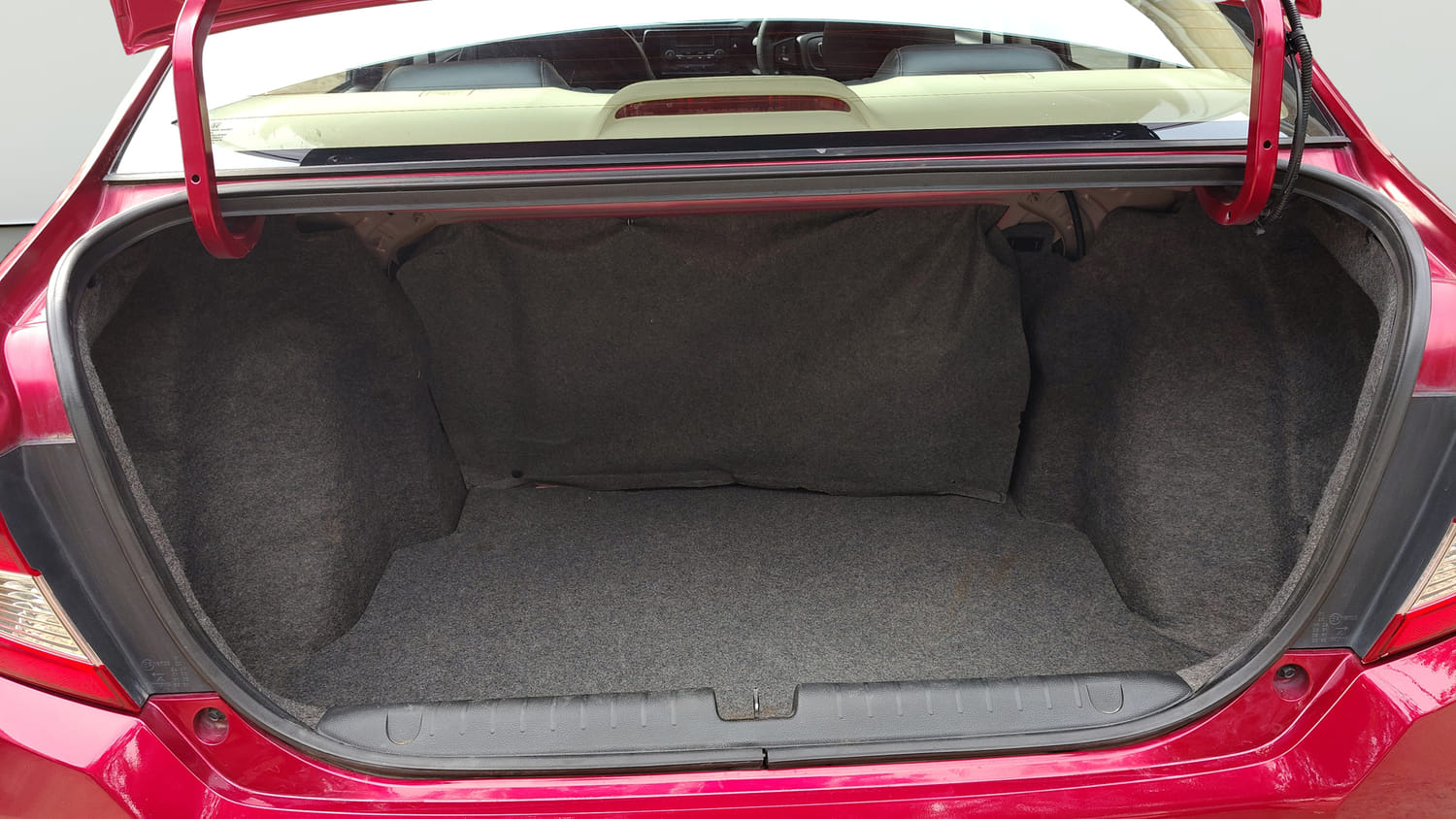 Used 2020 Honda Amaze 1.2 V MT Petrol Petrol Manual interior DICKY INSIDE VIEW