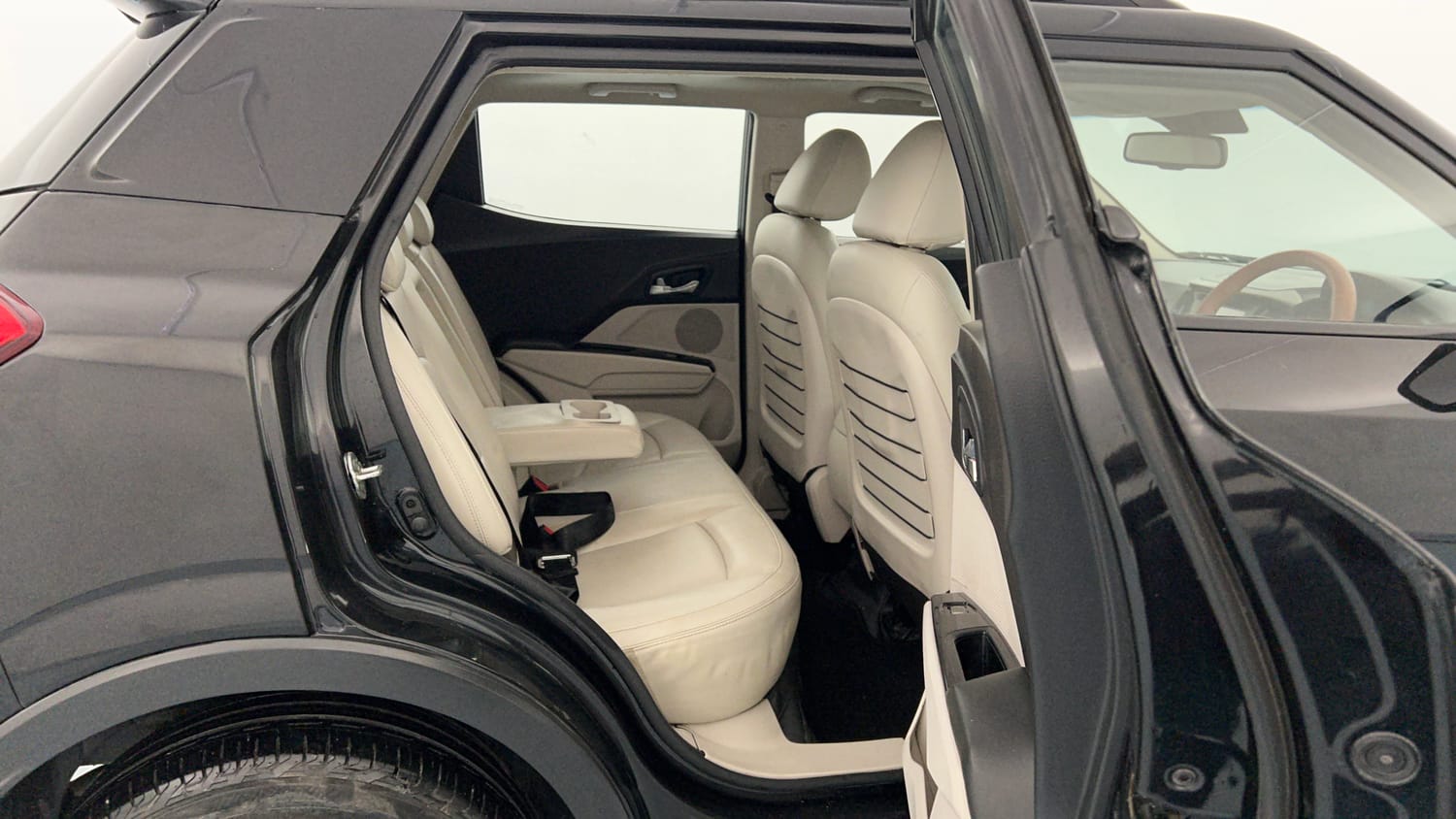 Used 2021 Mahindra XUV 300 W8 (O) 1.5 Diesel Diesel Manual interior RIGHT SIDE REAR DOOR CABIN VIEW