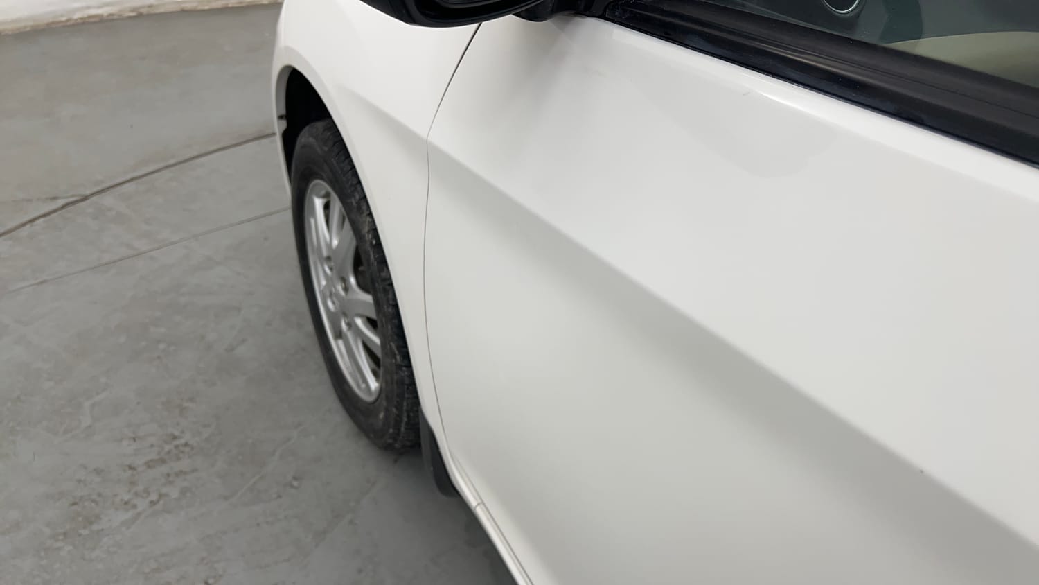 Used 2016 Honda Brio VX MT Petrol Manual dents MINOR SCRATCH