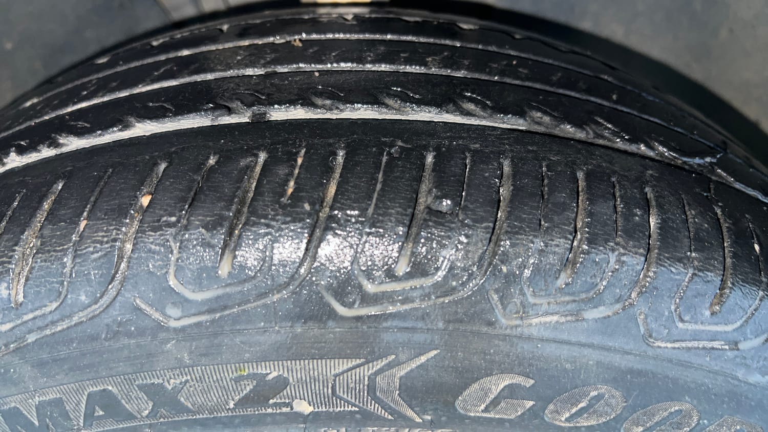 Used 2022 Skoda Slavia Ambition 1.0L TSI MT Petrol Manual tyres RIGHT FRONT TYRE TREAD VIEW