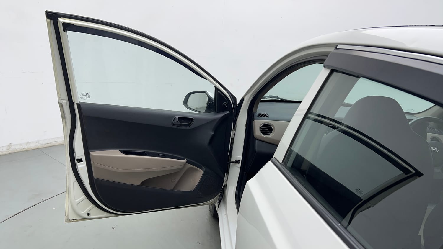 Used 2015 Hyundai Grand i10 Era 1.2 Kappa VTVT Petrol Manual interior LEFT FRONT DOOR OPEN VIEW