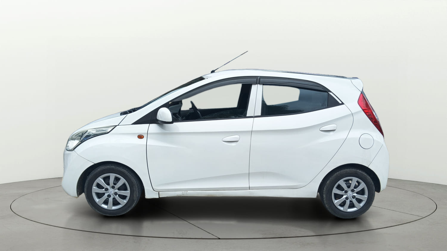 Used 2017 Hyundai Eon Sportz Petrol Manual exterior LEFT SIDE VIEW