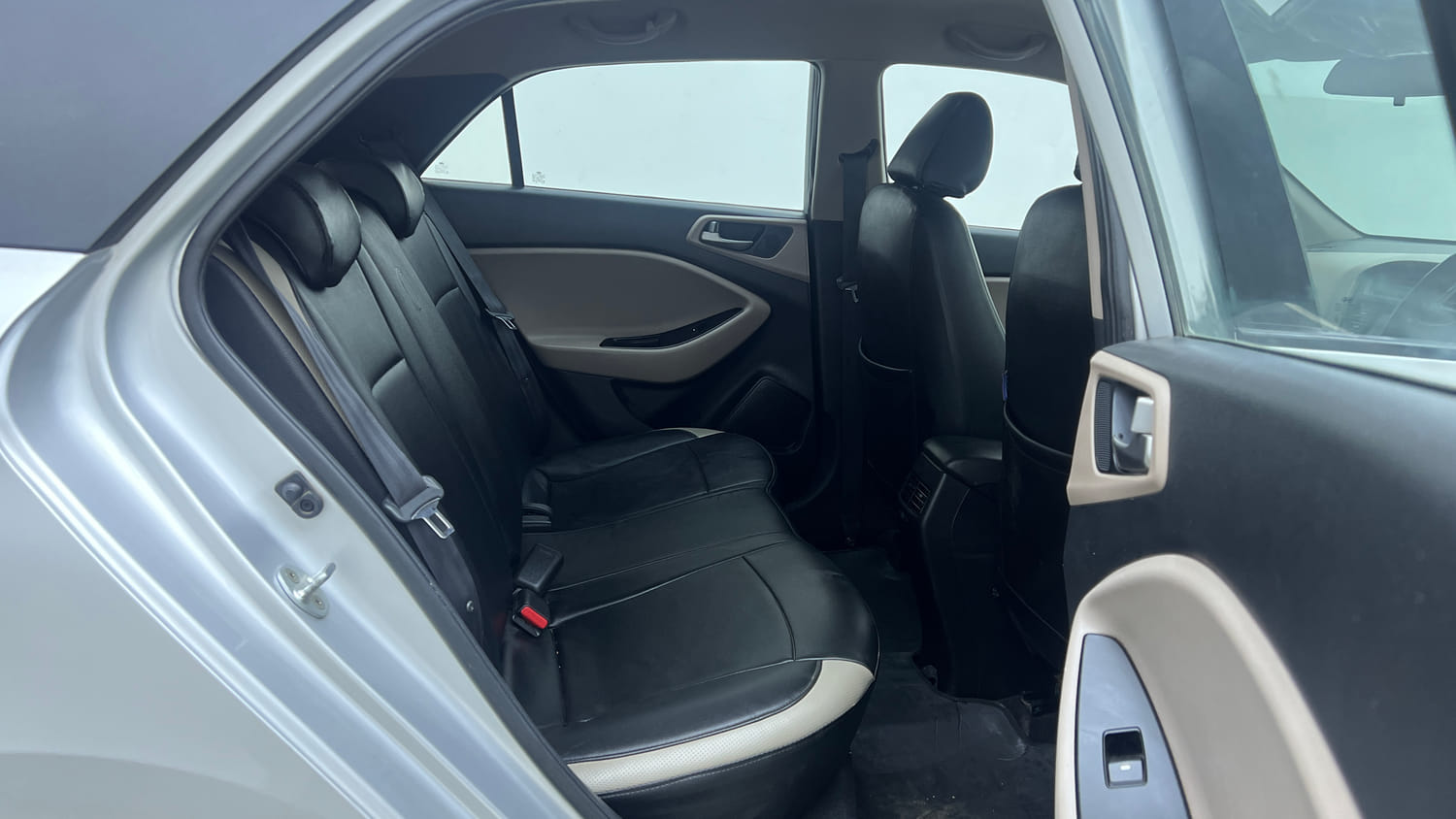 Used 2015 Hyundai Elite i20 Asta 1.2 Petrol Manual interior RIGHT SIDE REAR DOOR CABIN VIEW