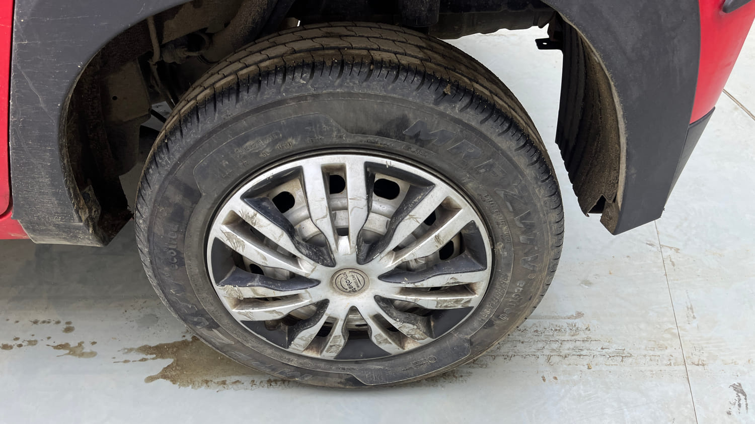 Used 2021 Mahindra KUV100 NXT K2 Plus 6 STR Petrol Manual tyres LEFT REAR TYRE RIM VIEW