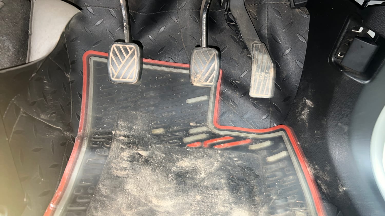 Used 2022 Maruti Suzuki S-Presso VXi (O) Petrol Manual interior PEDALS VIEW