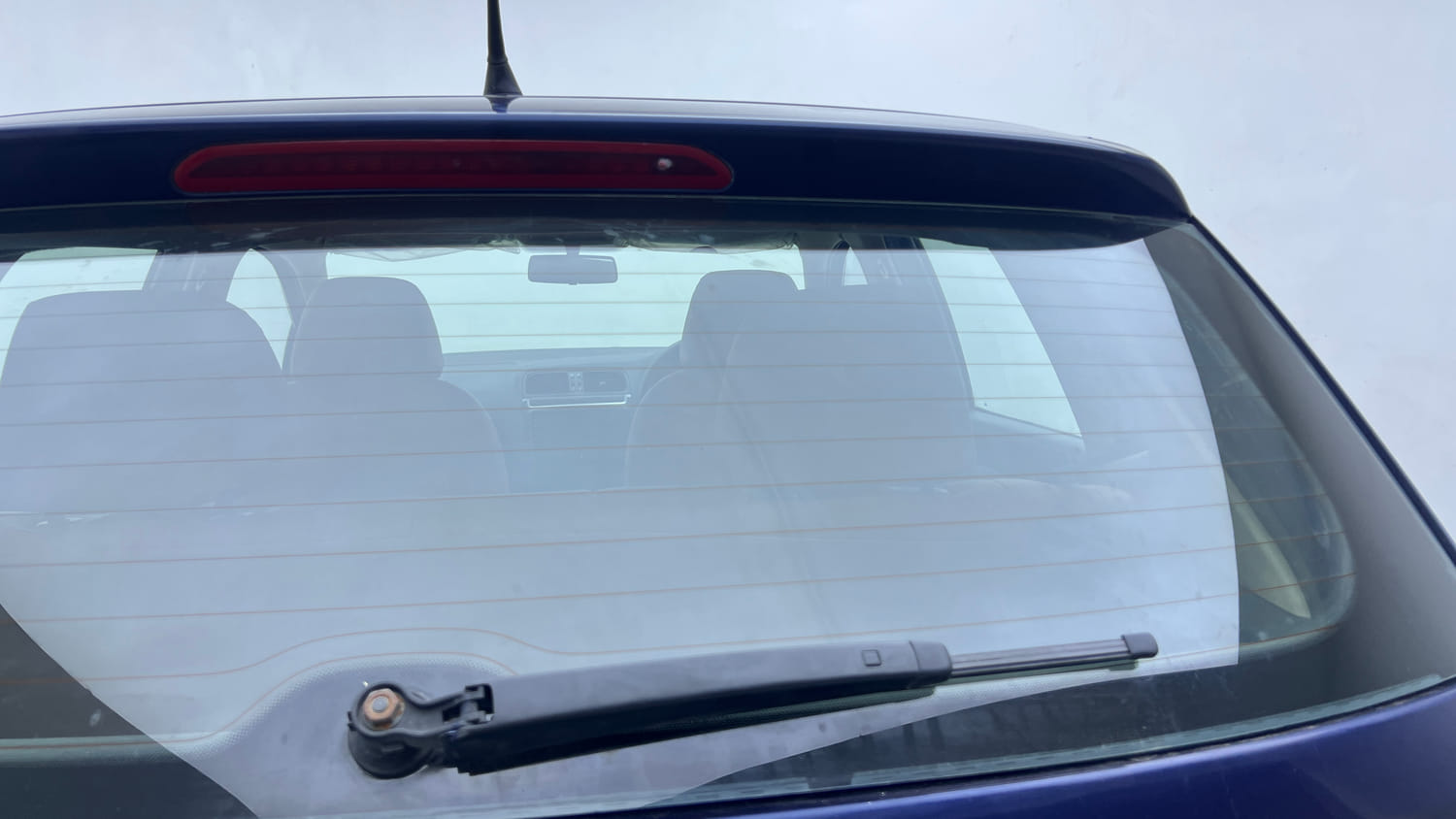 Used 2013 Volkswagen Polo Comfortline 1.2L (P) Petrol Manual top_features Rear wiper