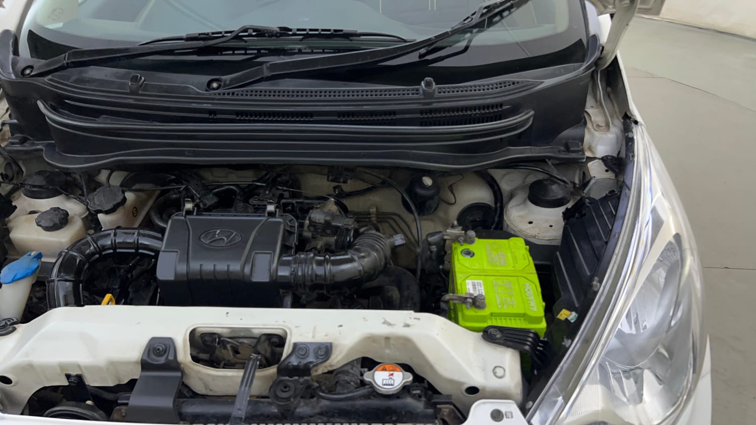 Used 2014 Hyundai Eon Era + Petrol Manual engine ENGINE LEFT SIDE HINGE & APRON VIEW
