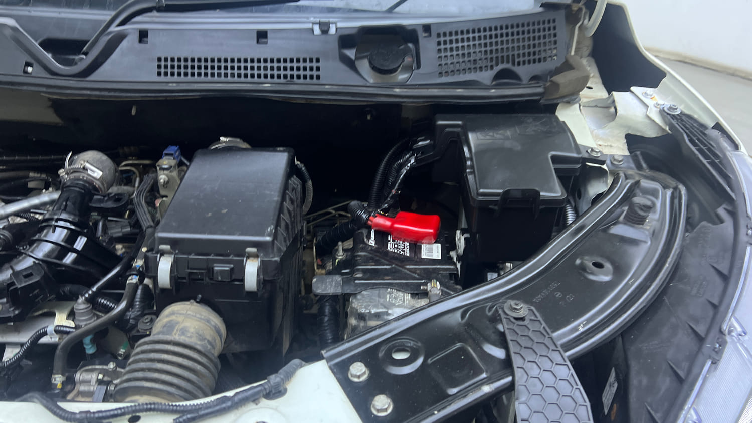 Used 2022 Nissan Magnite XV Turbo Petrol Manual engine ENGINE LEFT SIDE VIEW